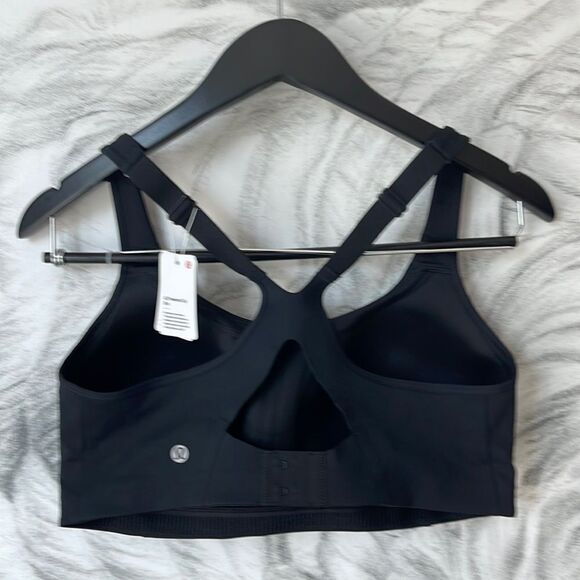 Lululemon All Powered Up Bra 32D Medium Support sports bra black‎ NWT - Picture 2 of 8